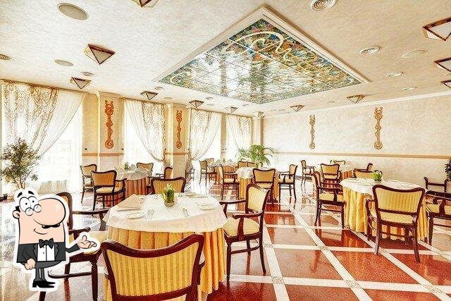 Забронируйте столик в "1884 D'Europe Restaurant".