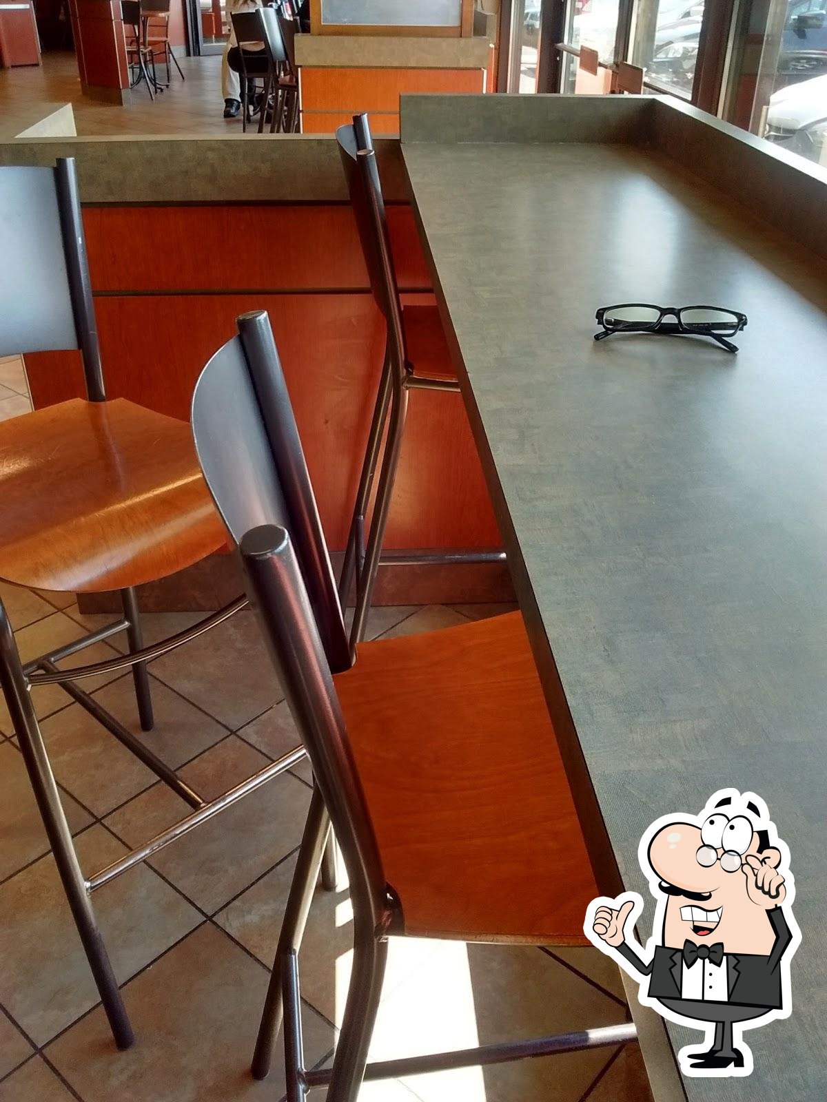 Интерьер "Tim Hortons".