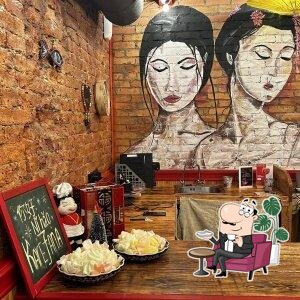 Посмотрите на внутренний интерьер "Карефана".