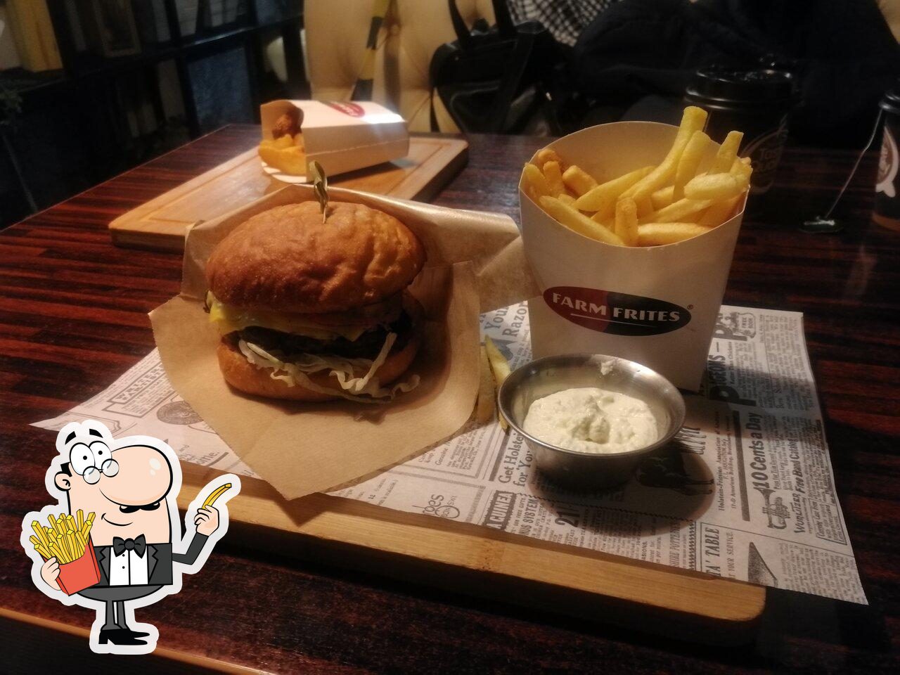 Вы можете заказать картофель фри в качестве гарнира или закуски. 