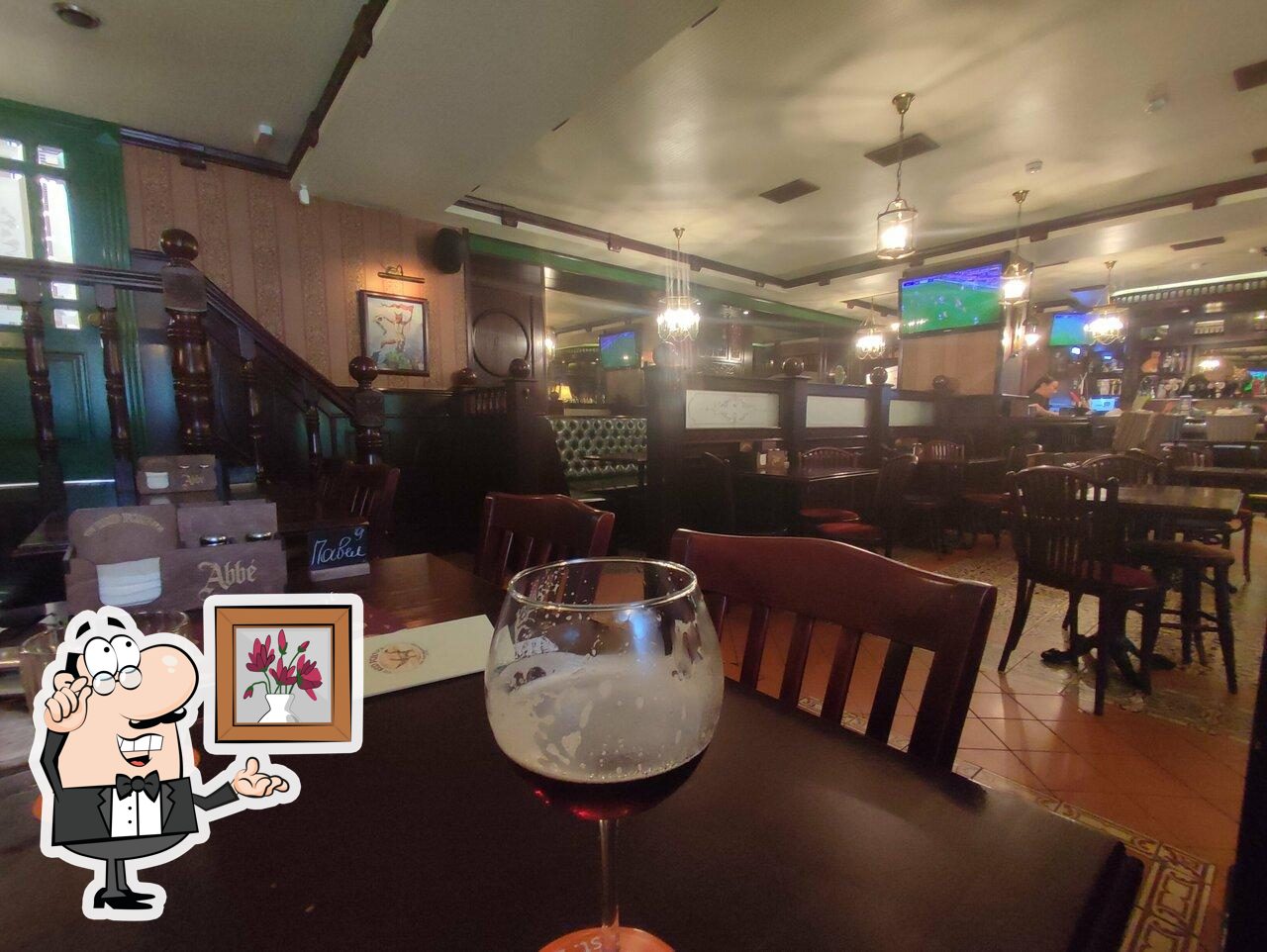 Забронируйте столик в "The Red Fox Pub & Grill".