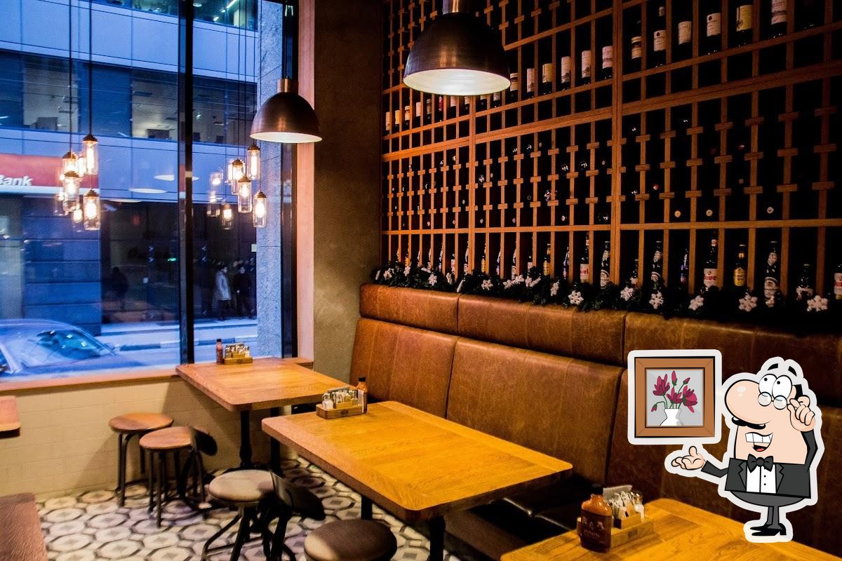 Забронируйте столик в "Boston Seafood & Bar".