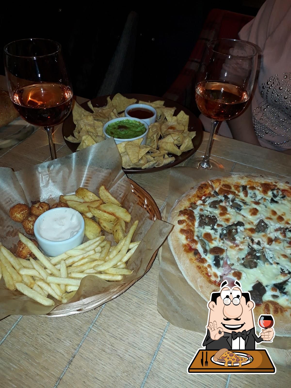 Закажите  пиццу в "Andy's".