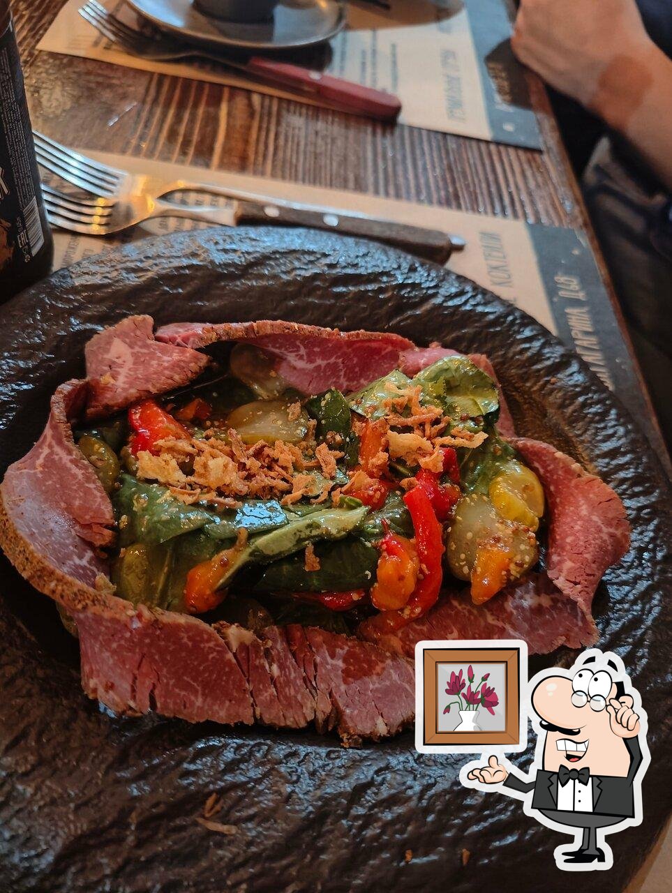 Забронируйте столик в "Мясо и угли".