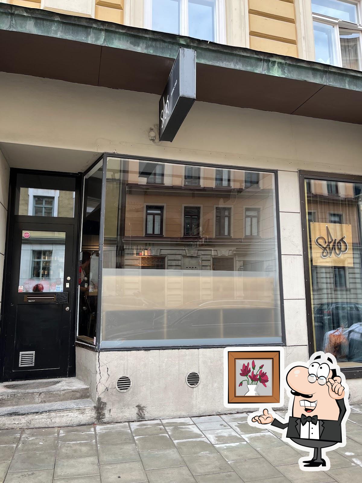 Посмотрите на внутренний интерьер "Sushi Sho".