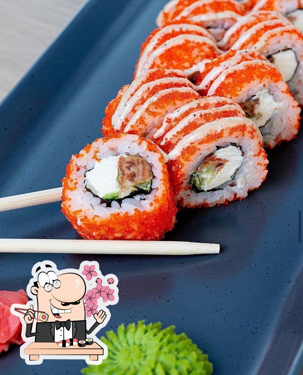 В "Суши Wok" попробуйте суши и роллы.