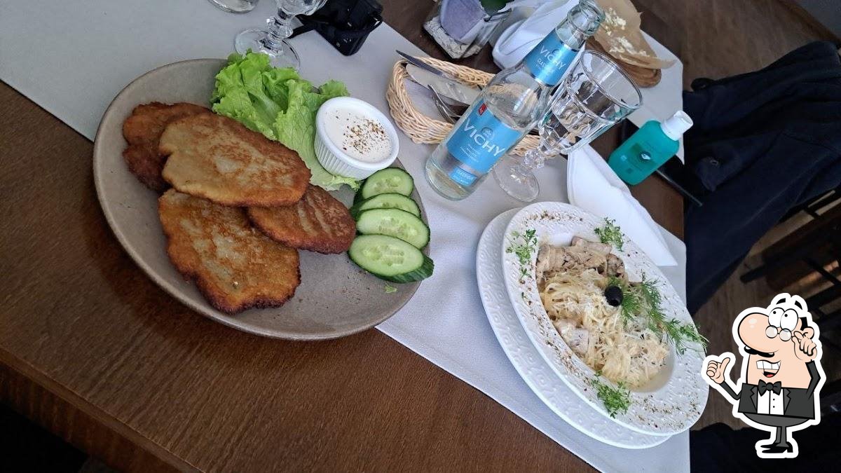 Посмотрите на внутренний интерьер "Cafe "Arsenāls"".