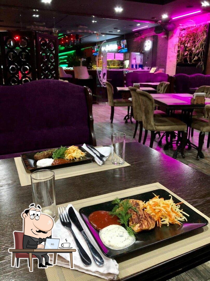 Забронируйте столик в "Золотой дракон".