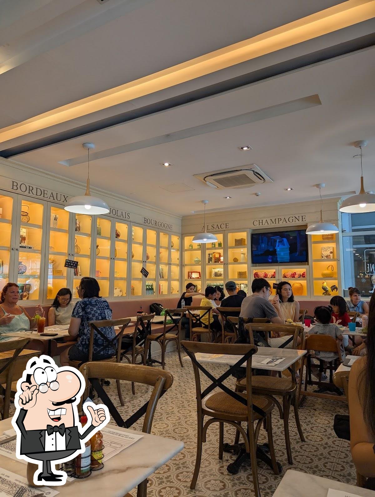 Забронируйте столик в "Café Tartine".