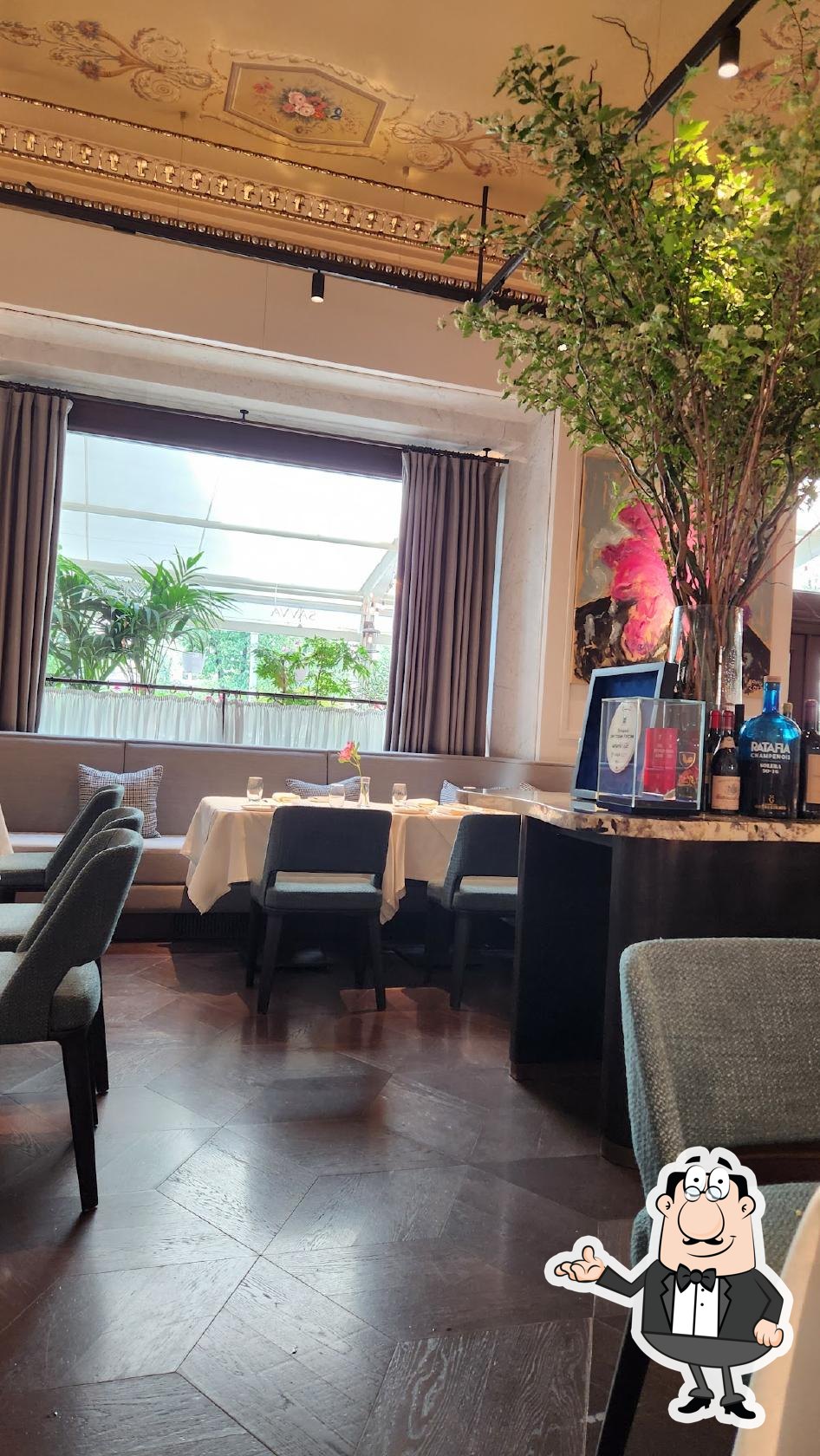 Посмотрите на внутренний интерьер "Савва".