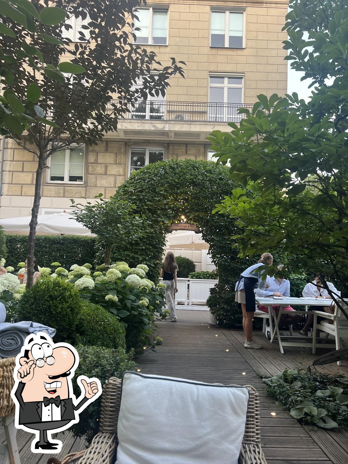 Интерьер "Flaming & Co Restaurant".