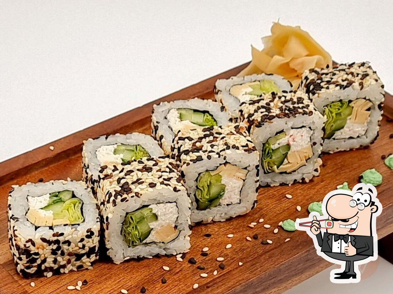 В "Sushipizzawok.ru" попробуйте суши и роллы.