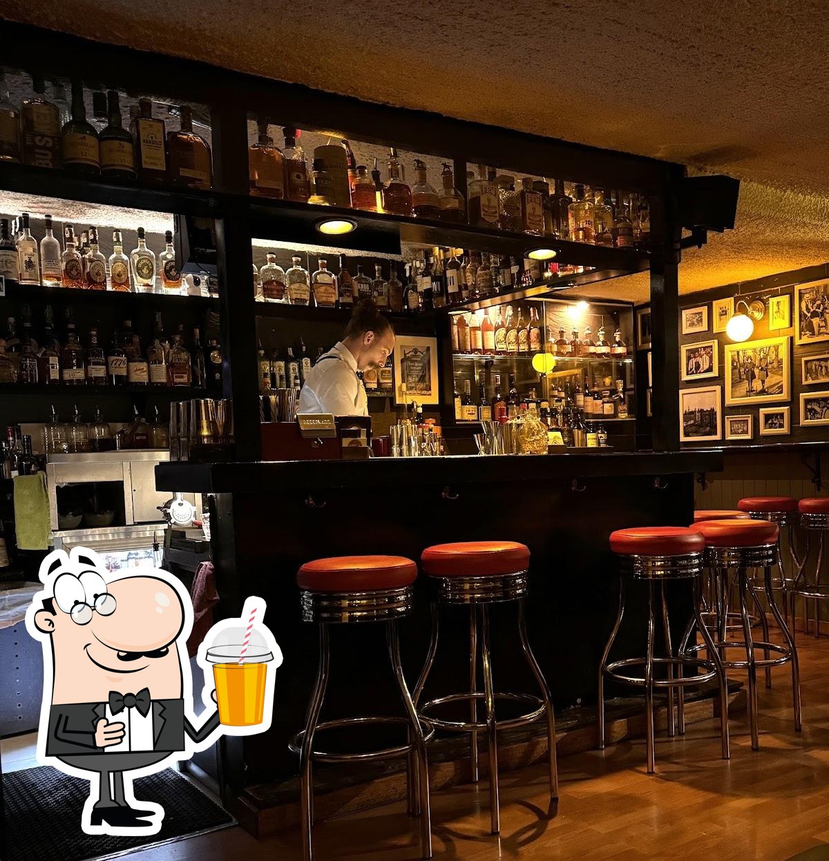 "The Original Old Fashioned - Cocktail House" предлагает широкий ассортимент напитков.