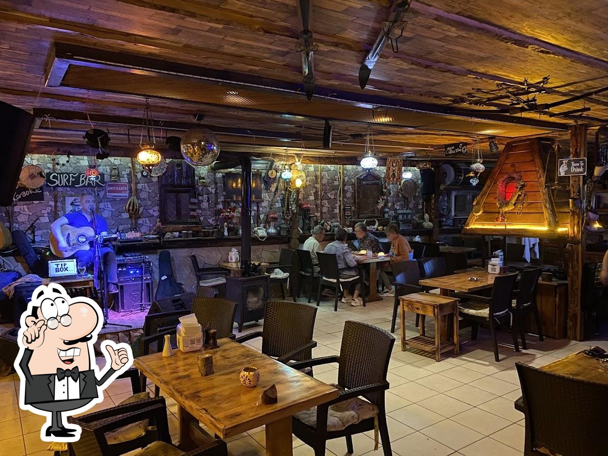 Забронируйте столик в "Surf Bar Restaurant".