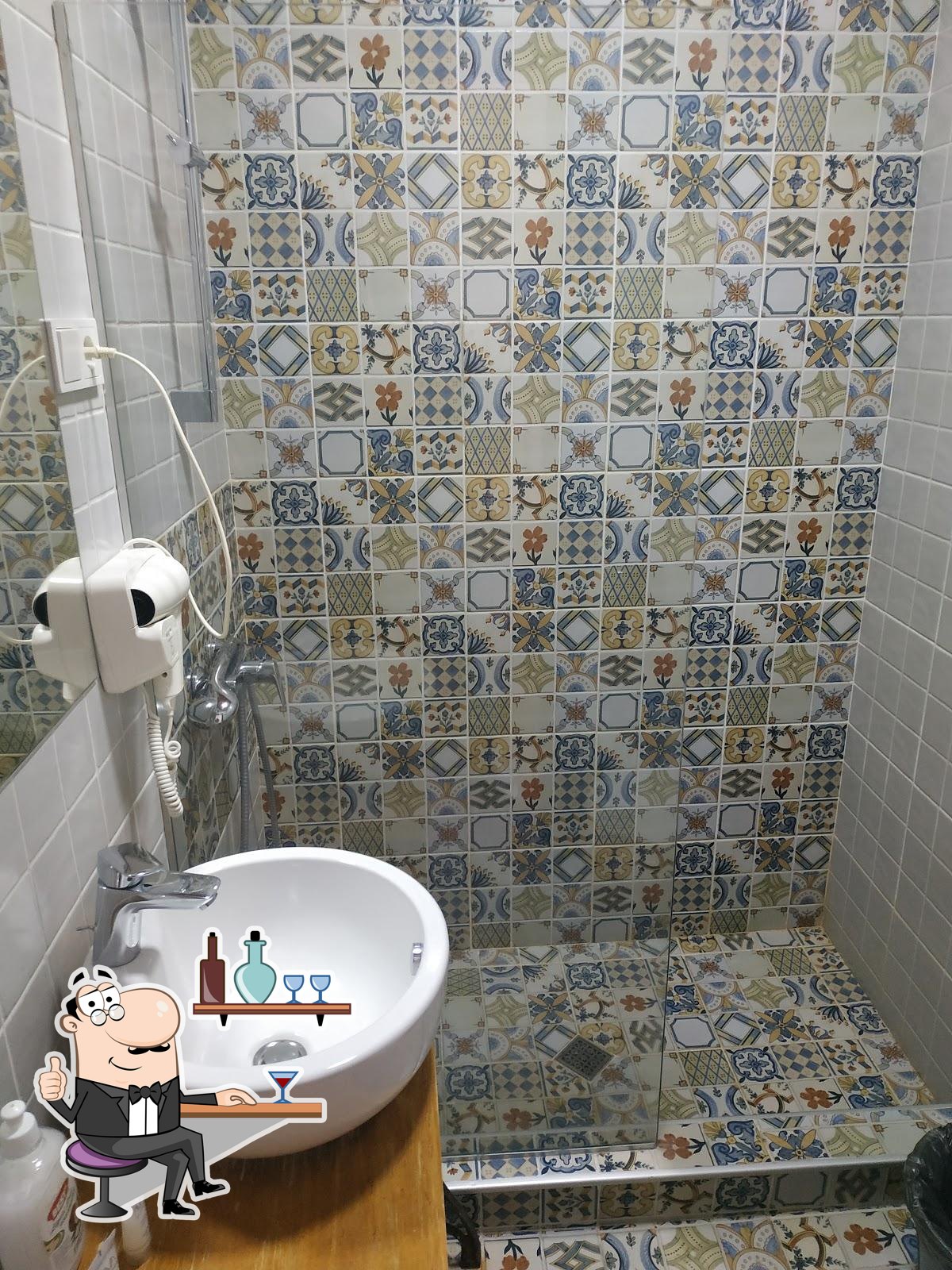 Забронируйте столик в "Green Sheep Boutique Hotel".