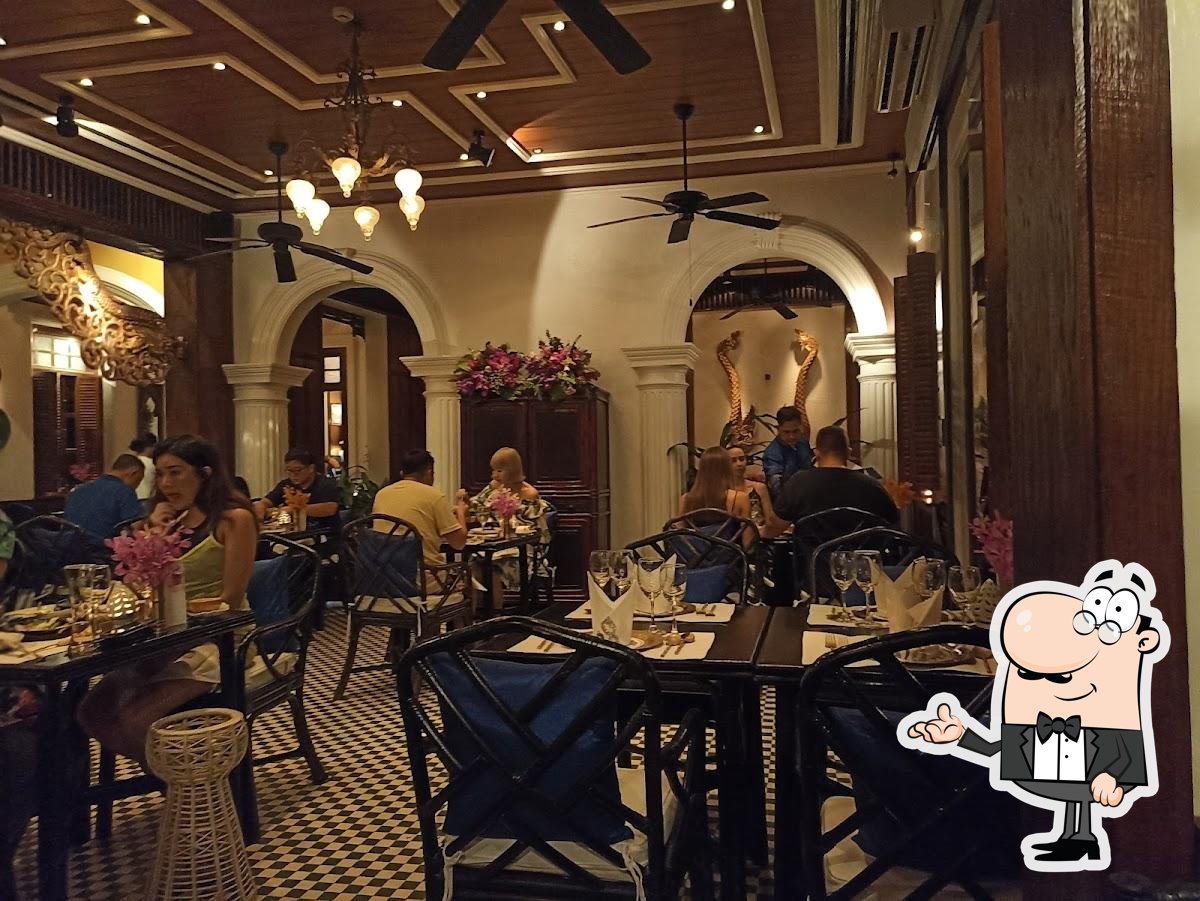 Забронируйте столик в "Blue Elephant Phuket Cooking School & Restaurant".