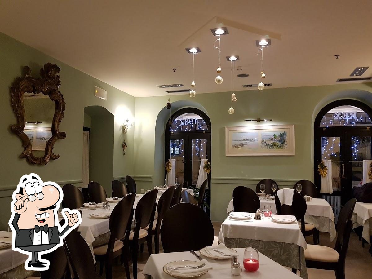 Забронируйте столик в "Rex Restaurant".