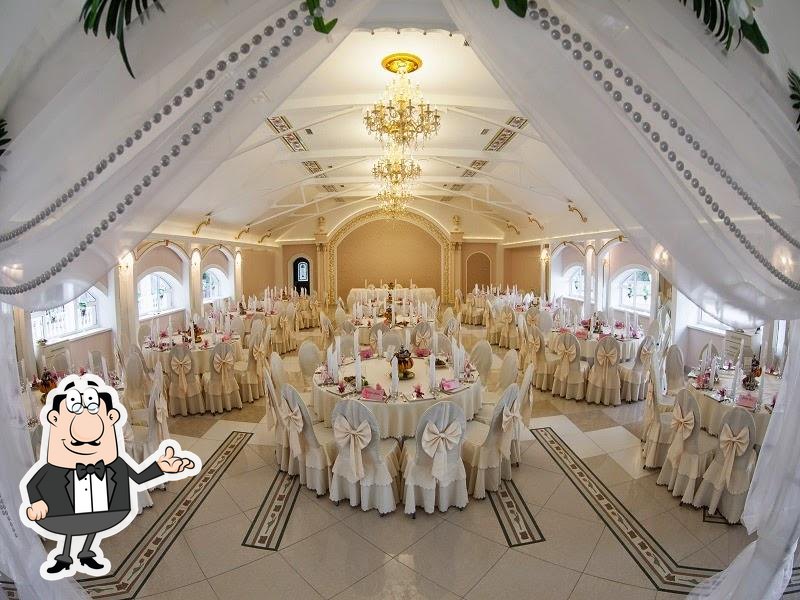 Посмотрите на внутренний интерьер "Butoiaș".