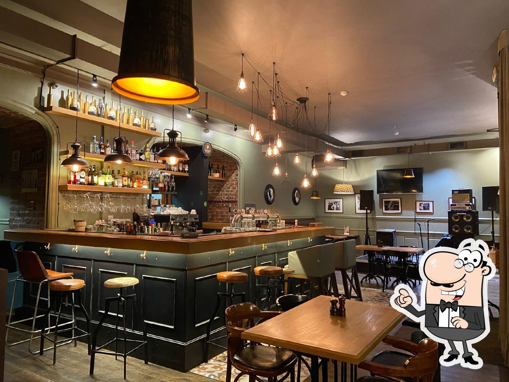 Интерьер "Tweed Bar".