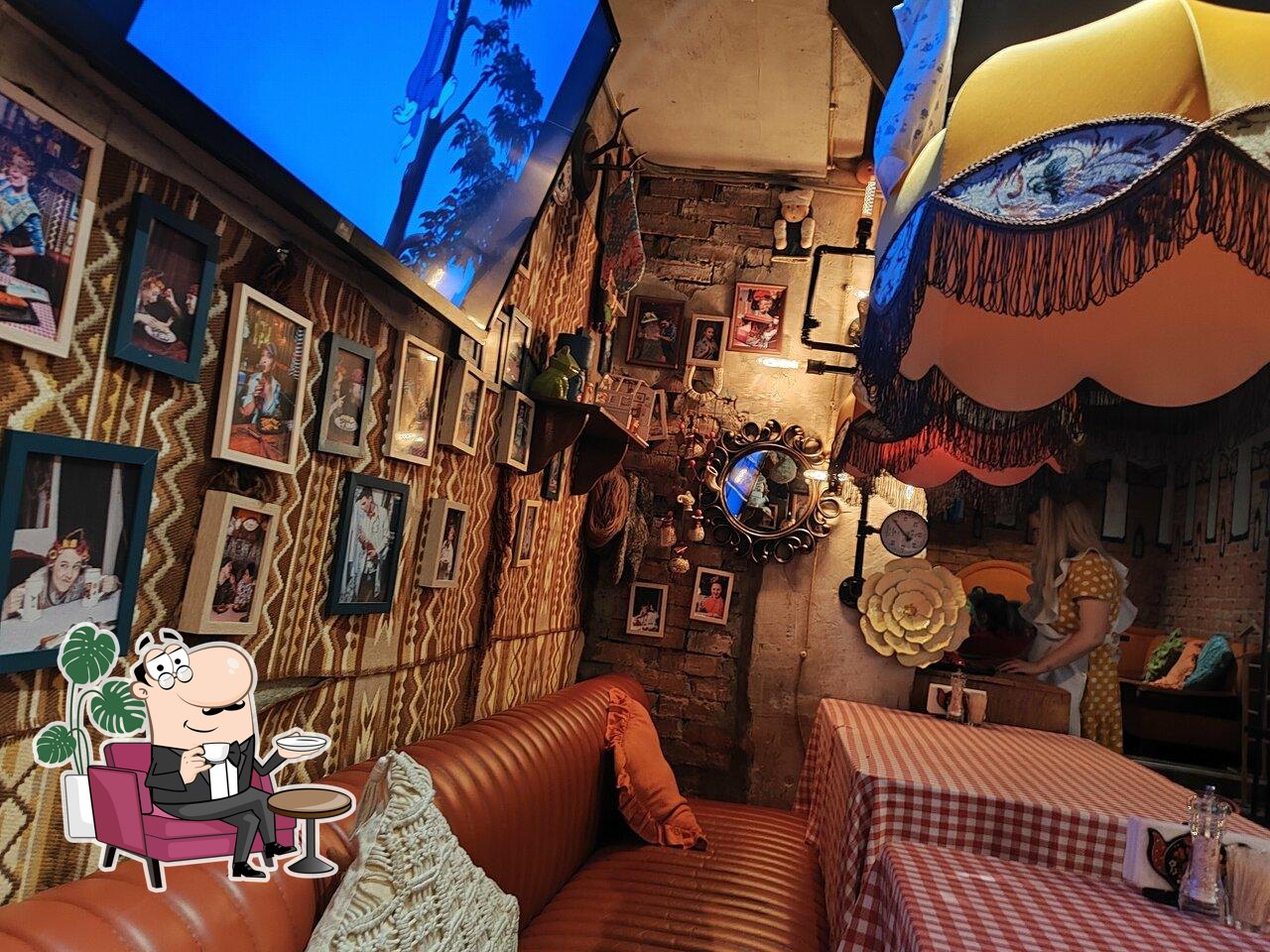 Интерьер "Кусочки".