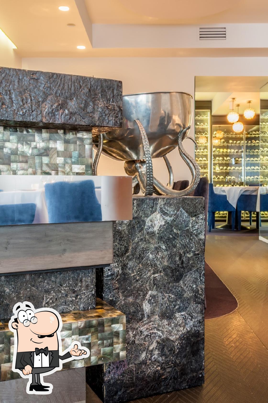 Забронируйте столик в "Helen Restaurant Paris 8".