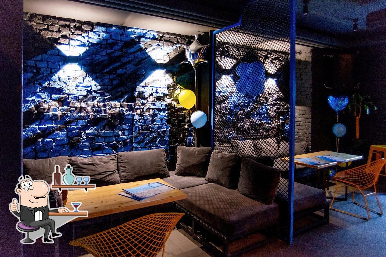 Посмотрите на внутренний интерьер "Taam Hummus Bar 2.0".
