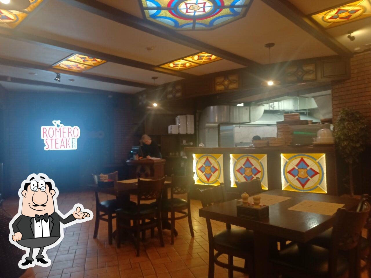 Забронируйте столик в "Romero Steak House".
