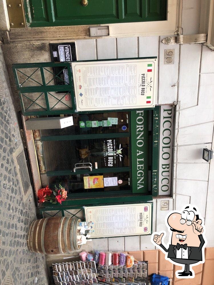 Посмотрите на внутренний интерьер "Piccolo Buco (NO PRENOTAZIONI-NO RESERVATIONS)".