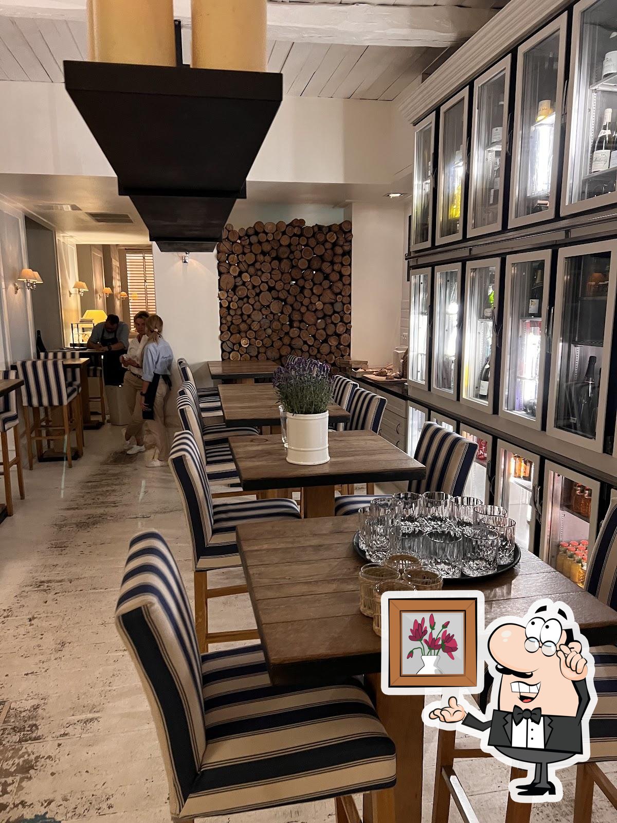 Интерьер "Flaming & Co Restaurant".
