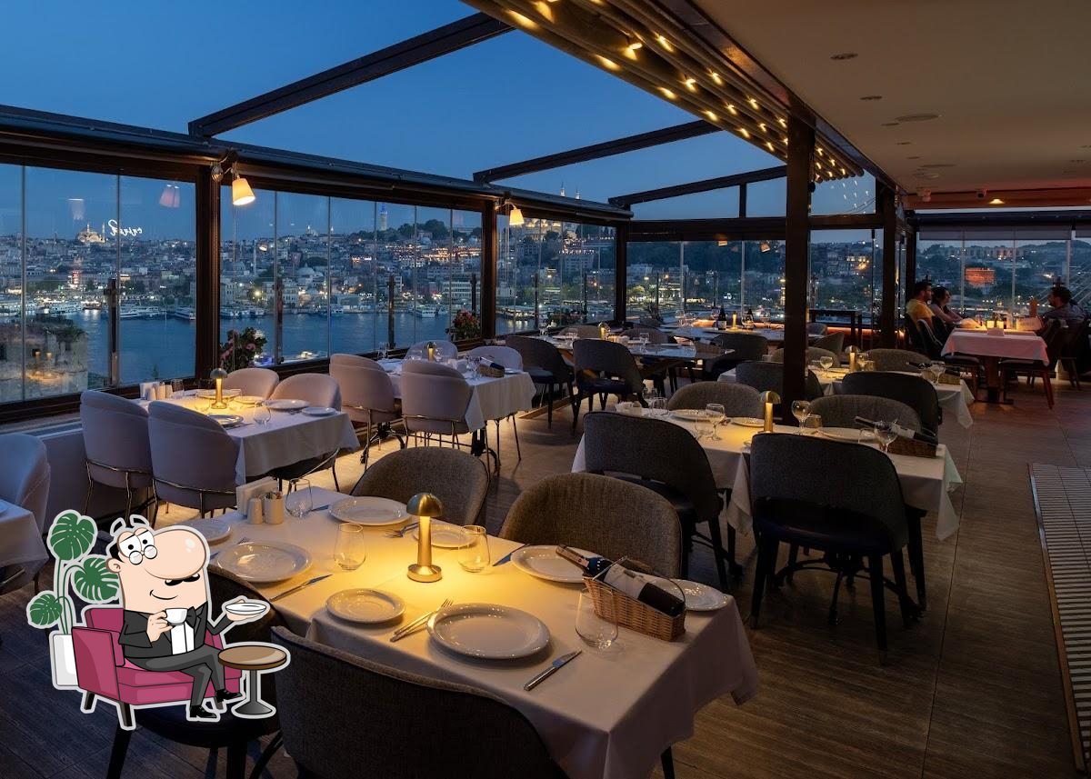 Интерьер "Fiyort Restaurant Karaköy".