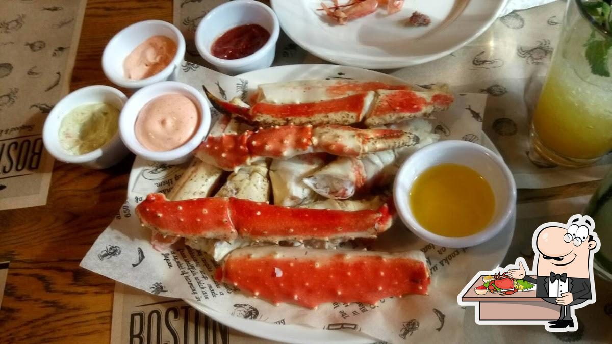 В "Boston Seafood & Bar" вы можете  отведать  различные  блюда с морепродуктами.
