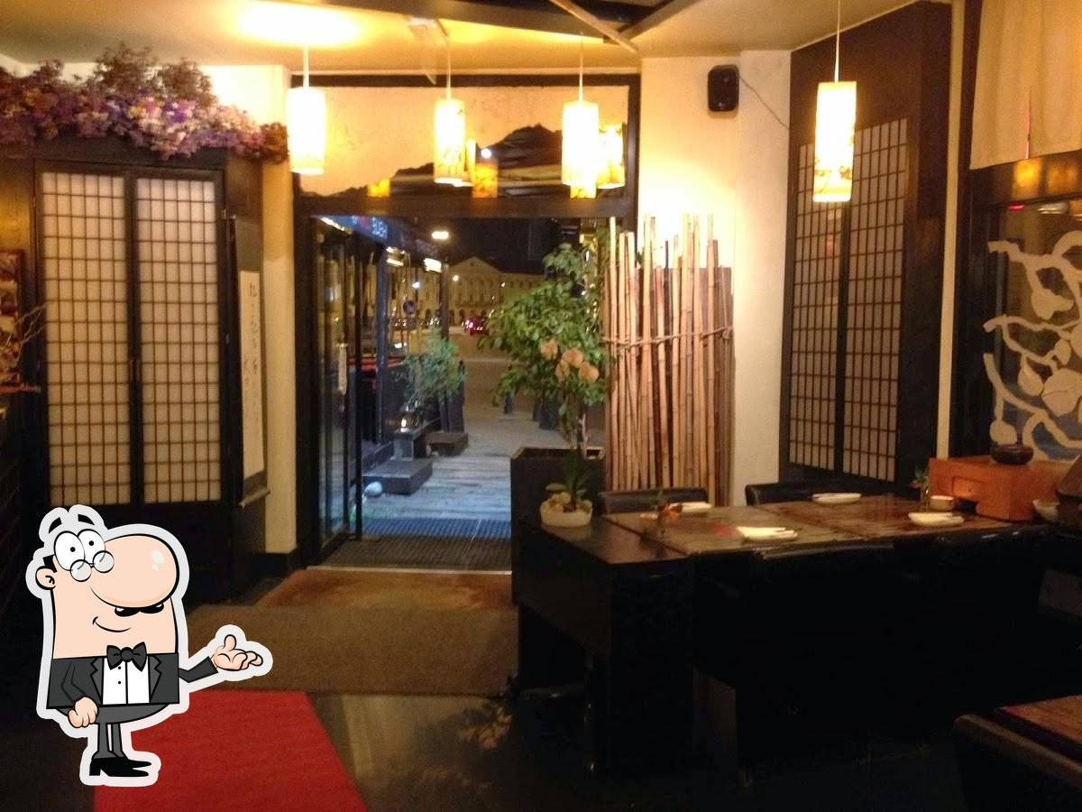 Забронируйте столик в "Kiku Sushi Restaurant".