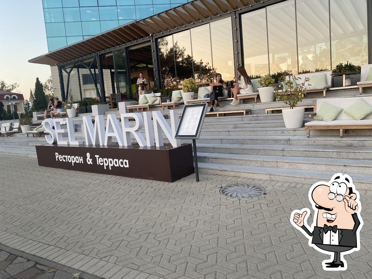 Посмотрите на внутренний интерьер "Сел Марин".