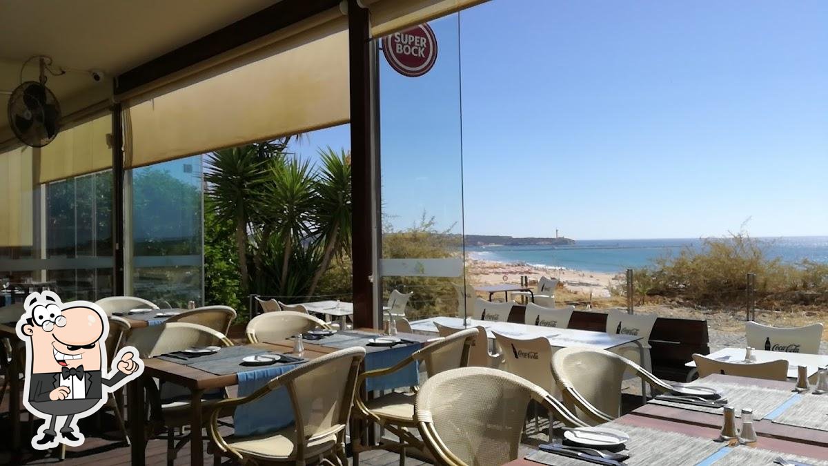 Интерьер "Três Palmeiras - Praia da Rocha".