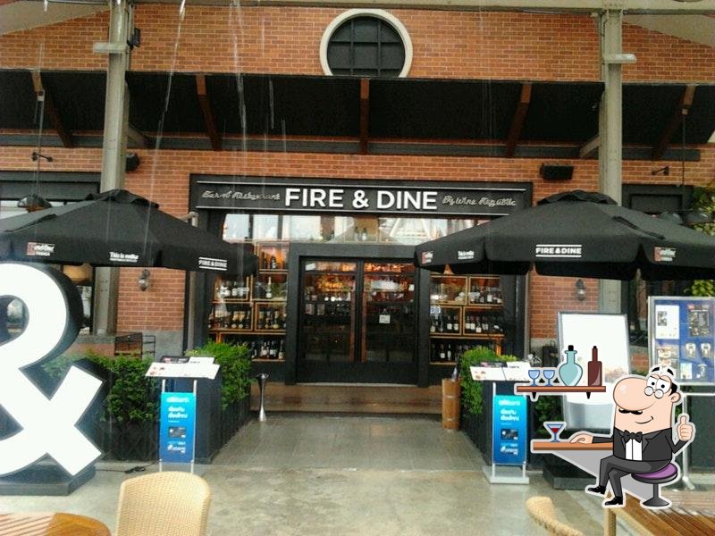 Забронируйте столик в "Fire & Dine".