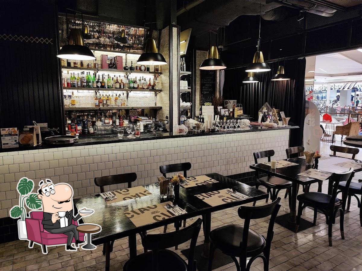 Интерьер "Ciao Pizza".