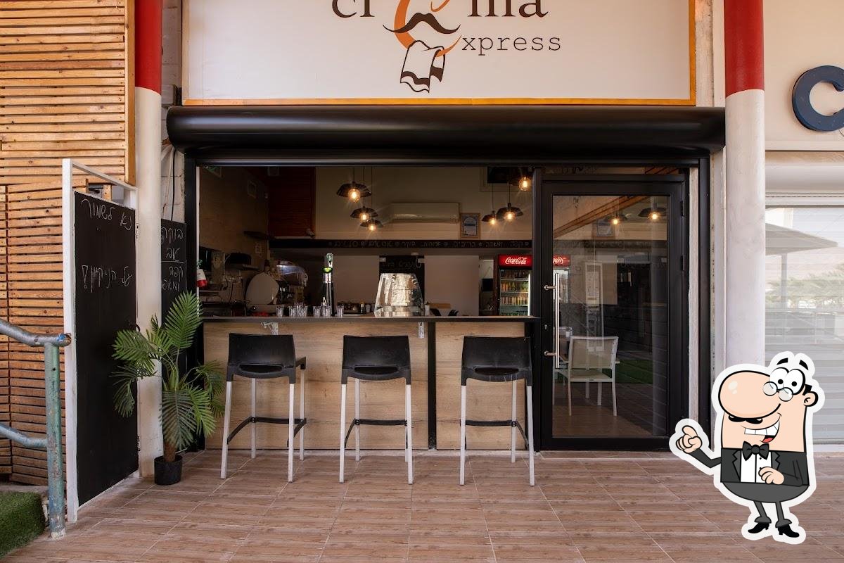 Забронируйте столик в "Crema Express".