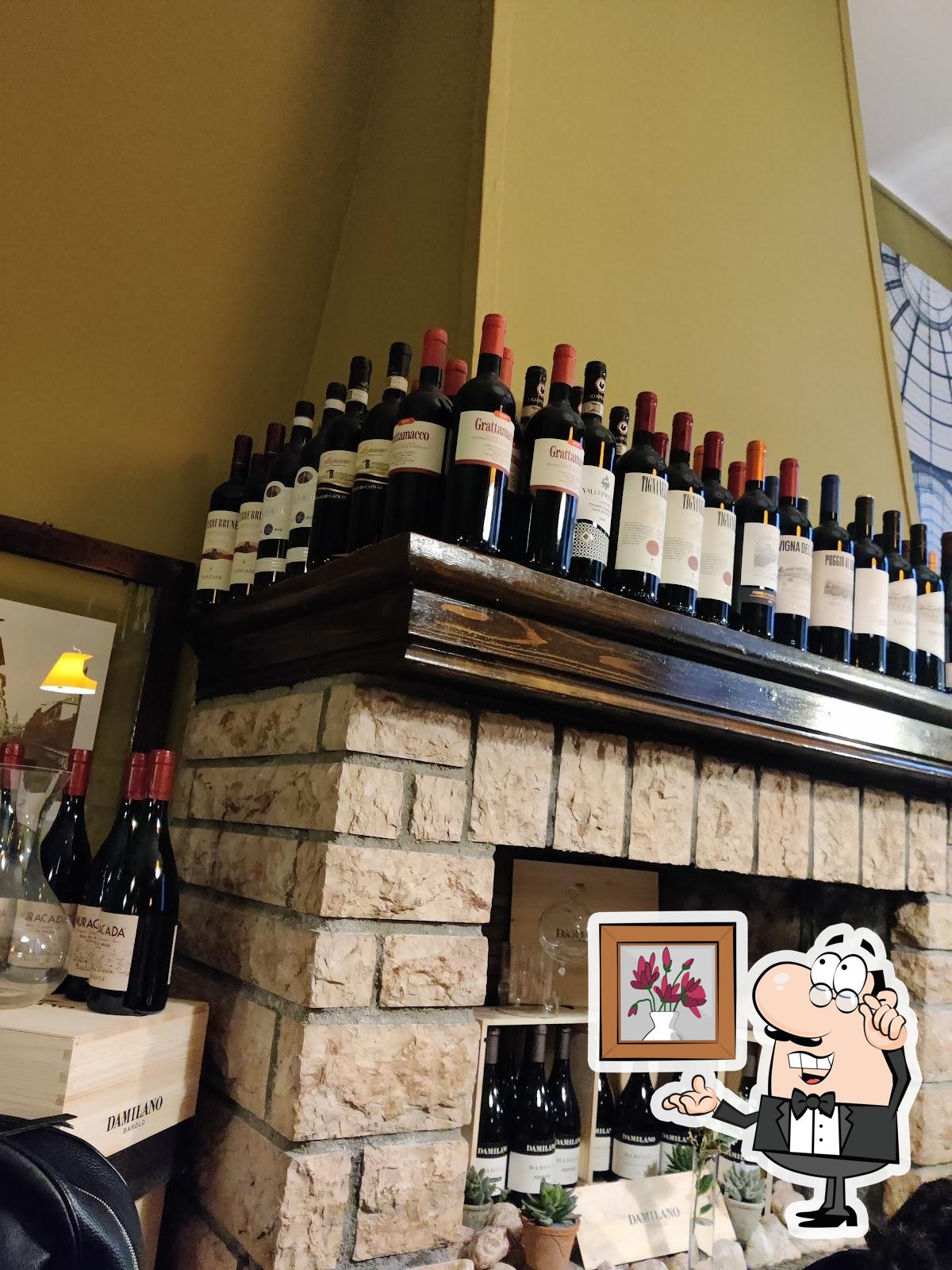 Посмотрите на внутренний интерьер "Nerino Dieci Trattoria".