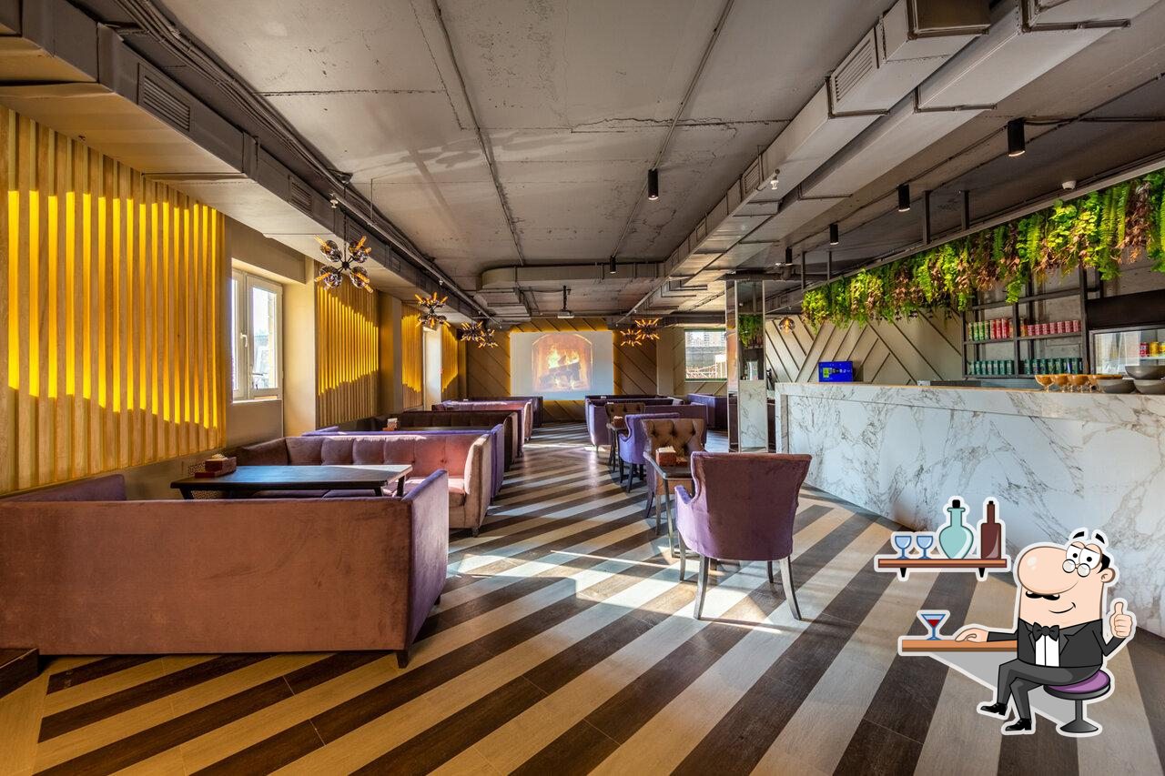 Посмотрите на внутренний интерьер "МСК Lounge".