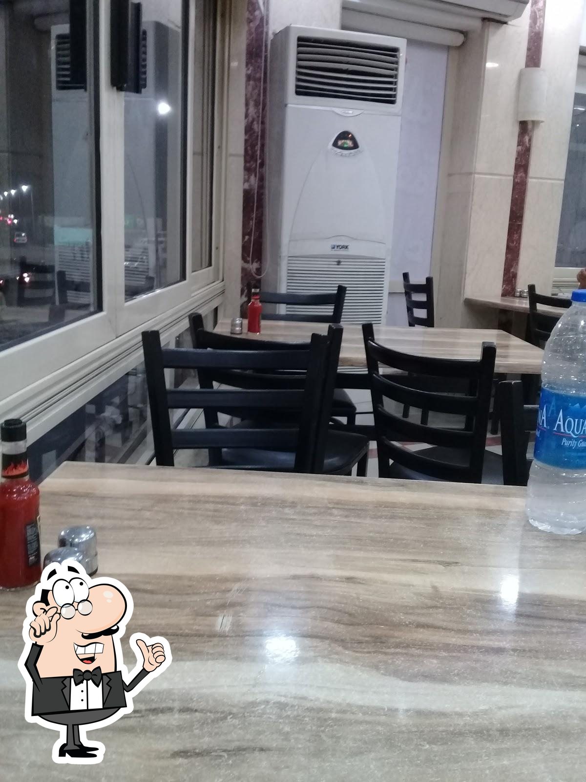 Посмотрите на внутренний интерьер "Gad Restaurants".