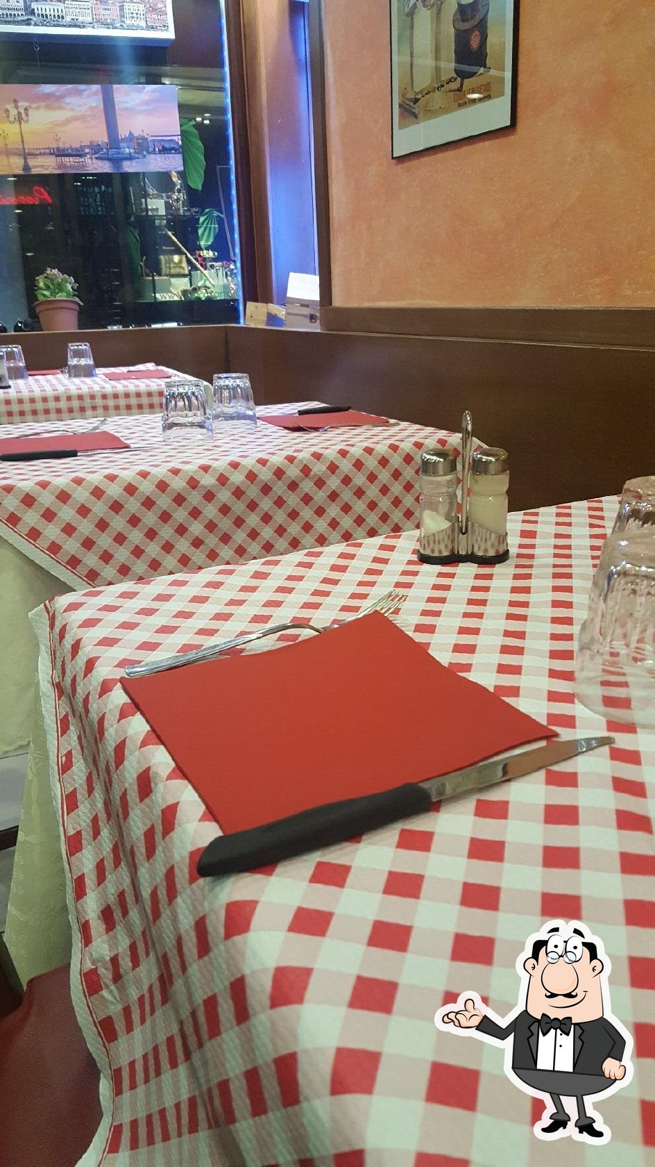 Интерьер "Pizzeria Ristorante Al Vaporetto".