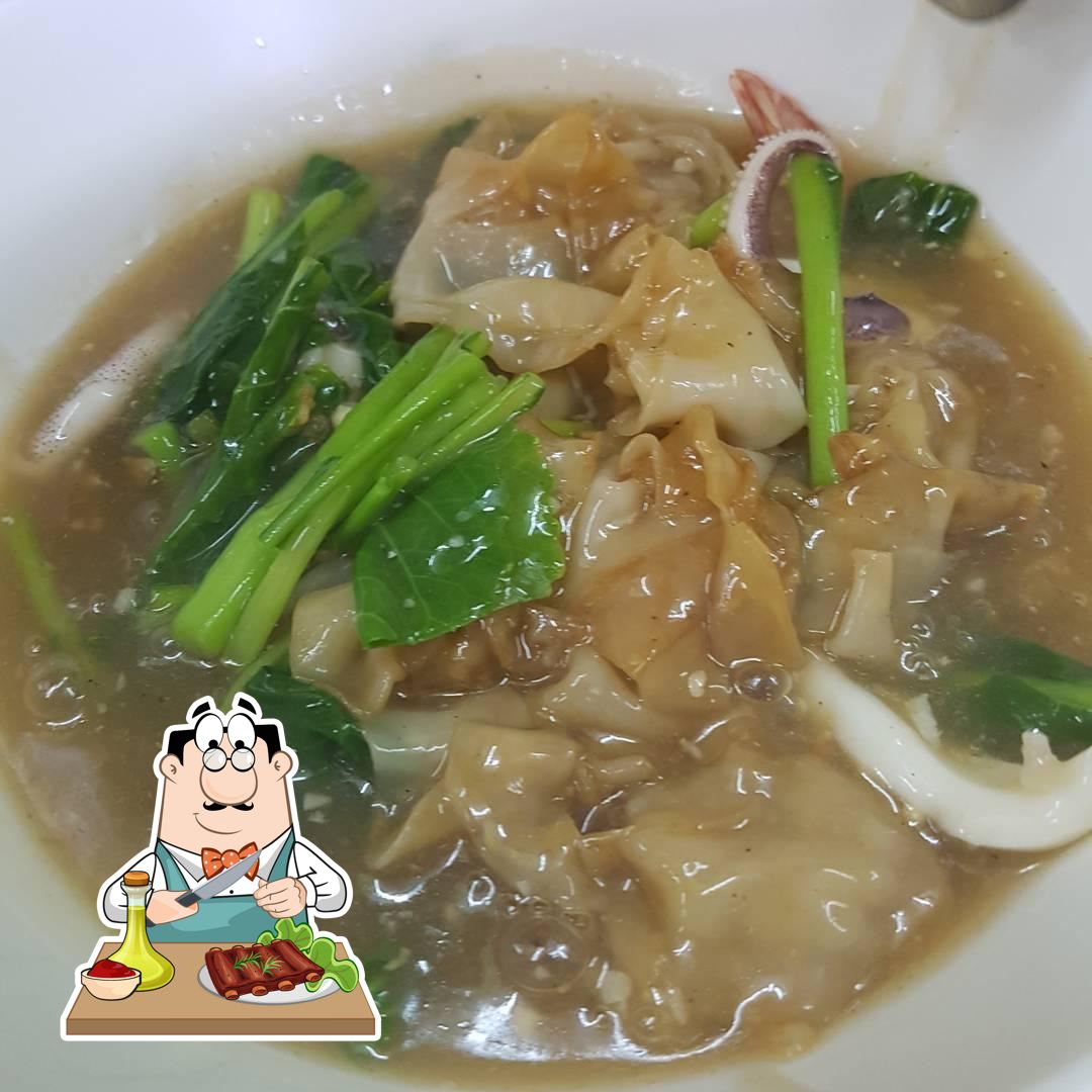 Мясные блюда предлагают в "Thong Fah Thai Restaurant".