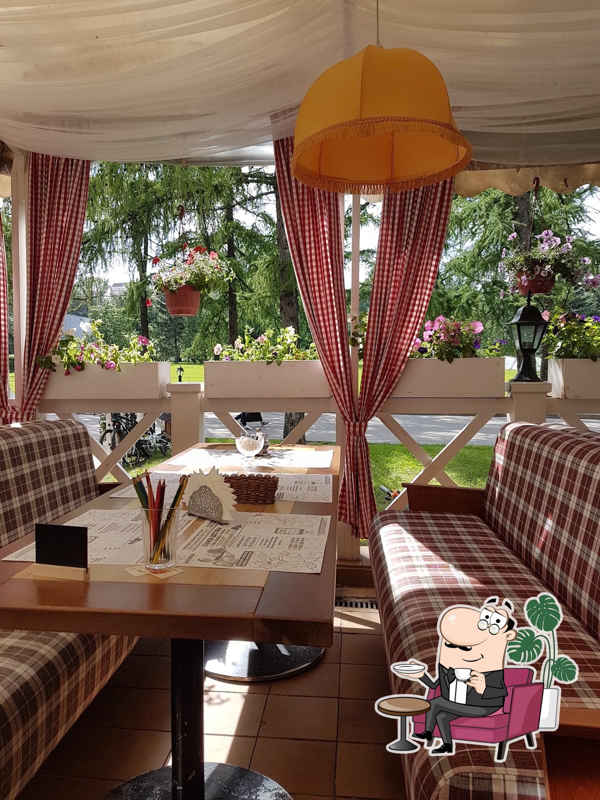 Посмотрите на внутренний интерьер "Вареничная № 1".