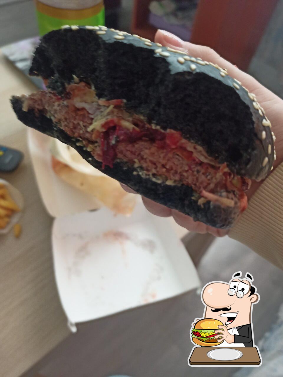 "Burger One"  предоставляет  широкий ассортимент  вариантов для любителей гамбургеров.