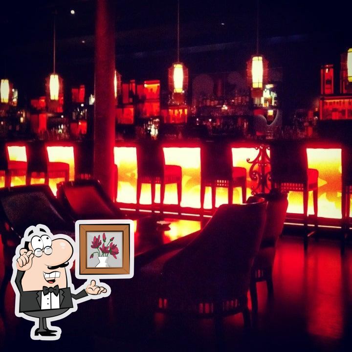 Забронируйте столик в "Buddha-Bar".