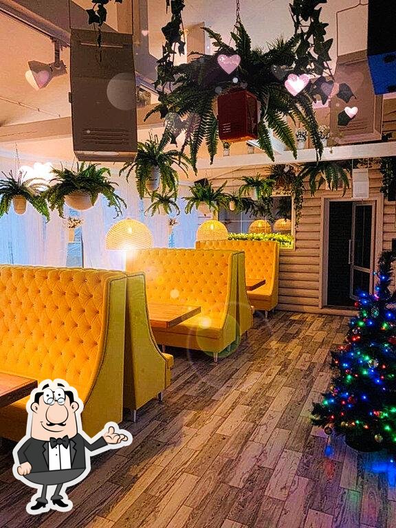 Забронируйте столик в "Famouscafe".