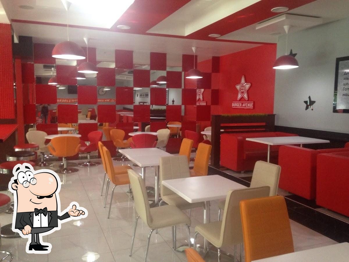 Посмотрите на внутренний интерьер "Burger Avenue".