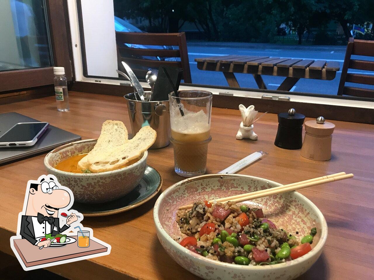 Еда в "White Fox cafe"
