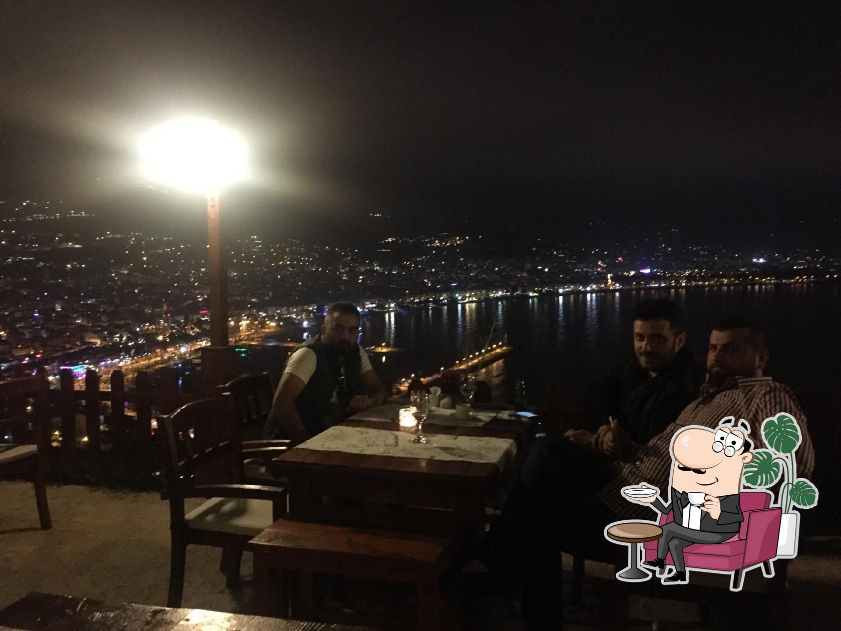 Забронируйте столик в "Kale Panorama Restoran".