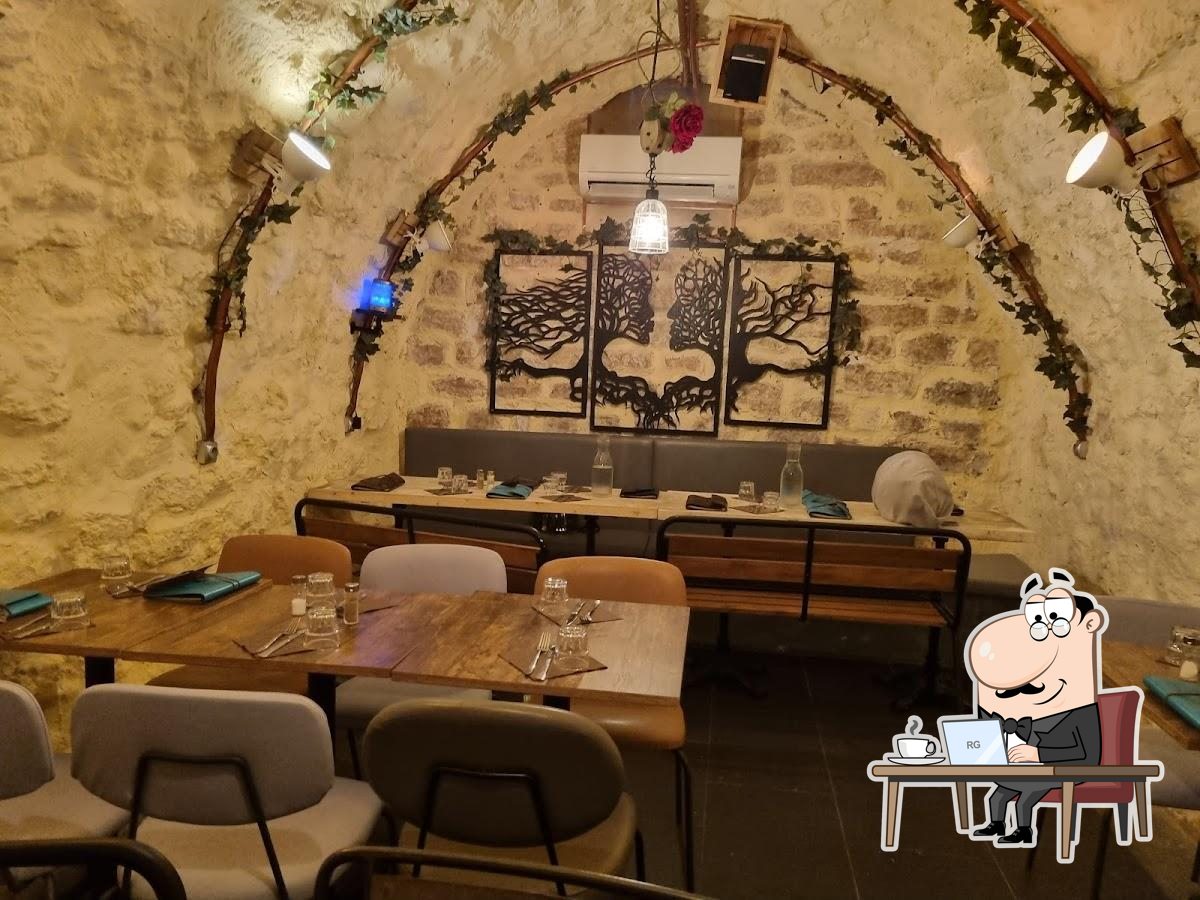 Посмотрите на внутренний интерьер "La MiNהארץ".